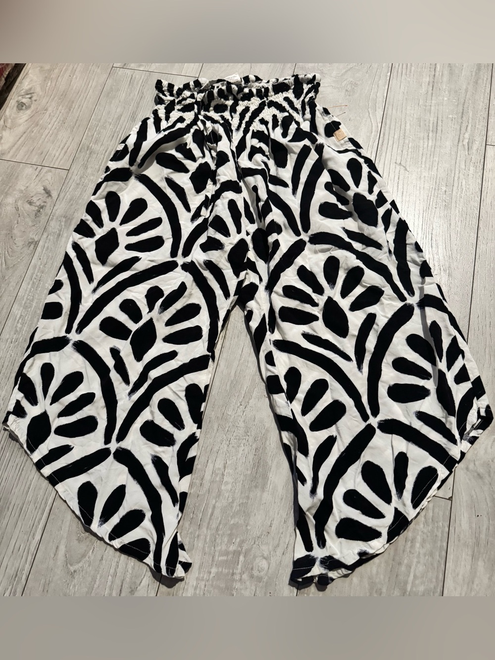 PIYOGA Black & White Patterned Cropped Wide-Leg Pants with pockets